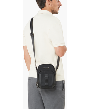 Urban-Eye Skulderveske S 22 x 15 x 8 cm | 0.3 kg Urban-Eye Skulderveske S 22 x 15 x 8 cm | 0.3 kg