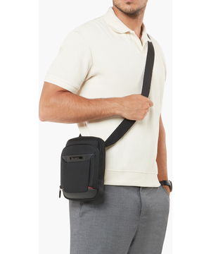 Pro-DLX 6 Skulderveske  S 22 x 15.5 x 6 cm | 0.2 kg Pro-DLX 6 Skulderveske  S 22 x 15.5 x 6 cm | 0.2 kg