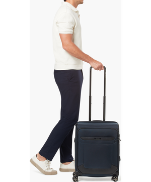 Pro-DLX 6 Utvidbar koffert med 4 hjul 55cm 55 x 40 x 23/28 cm | 3.2 kg | Samsonite Pro-DLX 6 Spinner Expandable 55cm  Bl&aring;