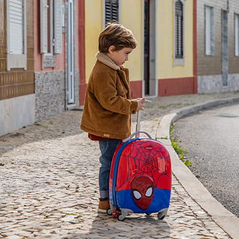 med Spiderman blir reisen garantert et stort eventyr!