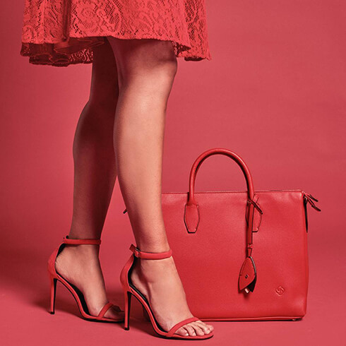 Red like love: our Seraphina shopping bag.